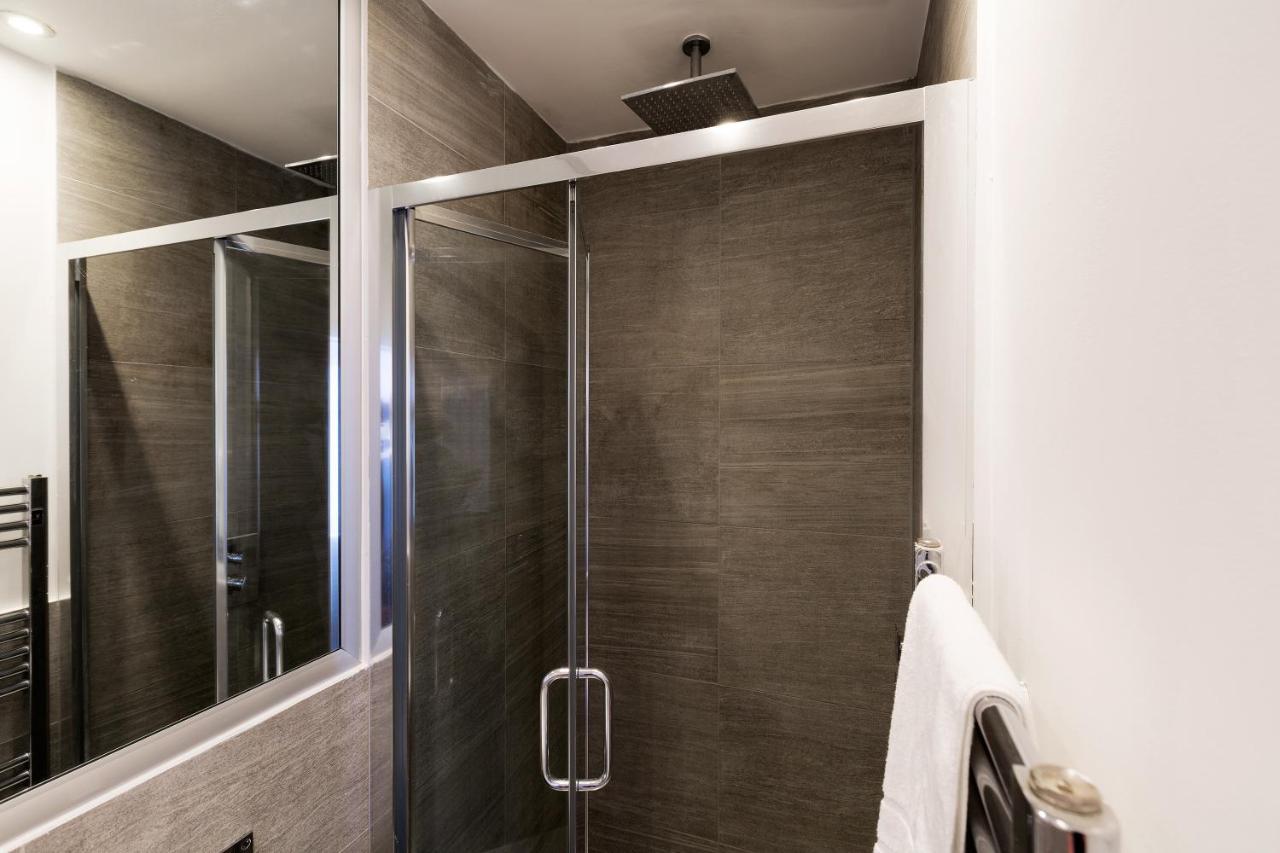 Spacious 4 bedrooms flat in New Oxford Street Londres Exterior foto
