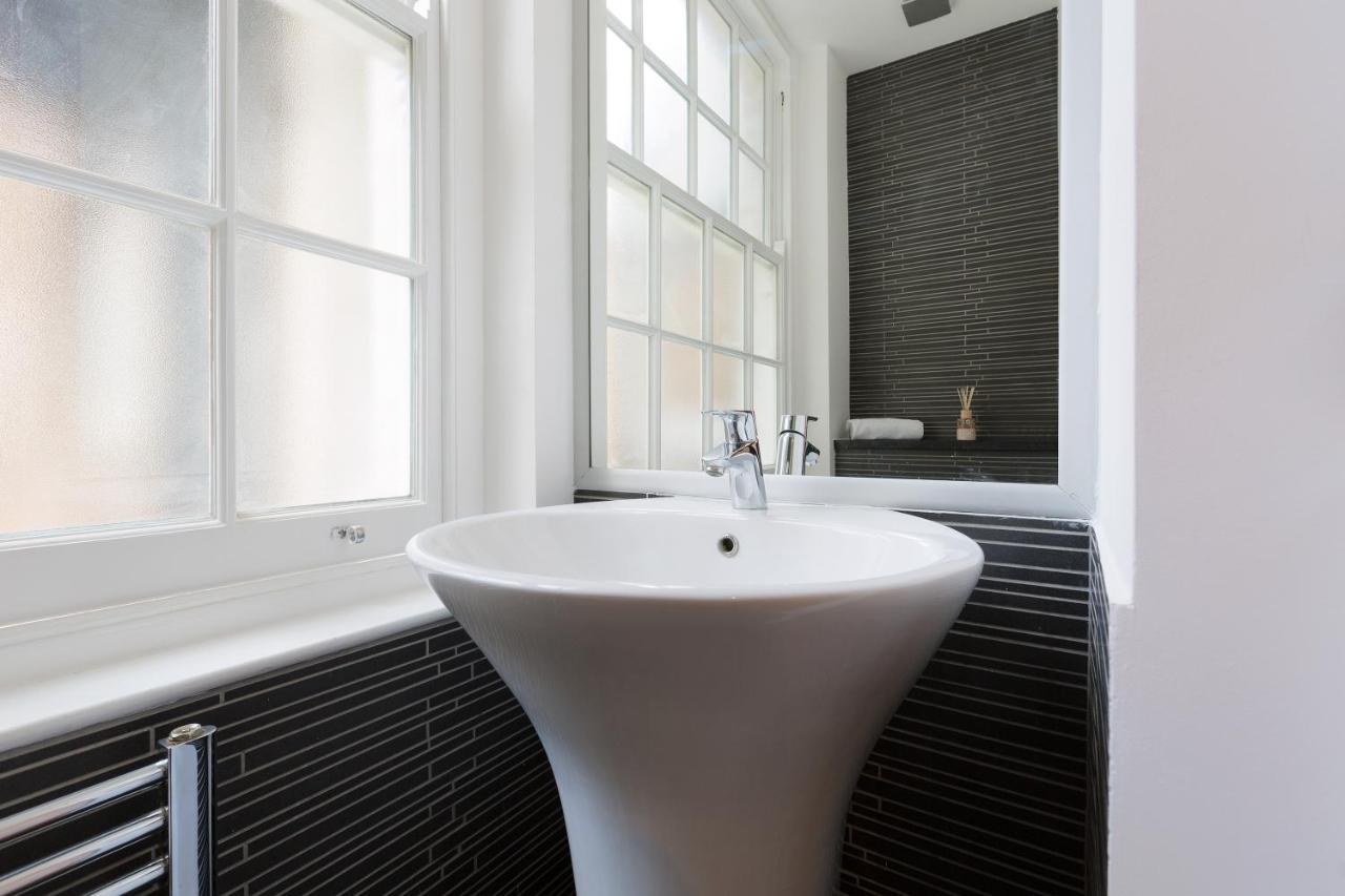 Spacious 4 bedrooms flat in New Oxford Street Londres Exterior foto